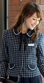 81630 en joie(アンジョア) まるいデザイン襟とフラップポケットがかわいいジャケット(リボン付) チェック 93-81630