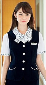 en joie(アンジョア) 16580 シルバーのパイピングと印象的な白いボタンが清涼感あるニット素材のベスト リバティプリント 93-16580