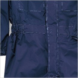 平ゴム入りのウエストで、締めつきすぎず緩すぎずのフィット感