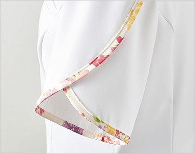花びらのような袖