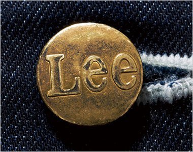 Leeロゴ入りのオリジナルボタン