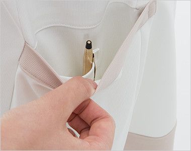 LH6287 ナガイレーベン(nagaileben) ビーズベリー 半袖ワンピース(女性用) ポケットは二重構造で、内側はペン差しポケット
